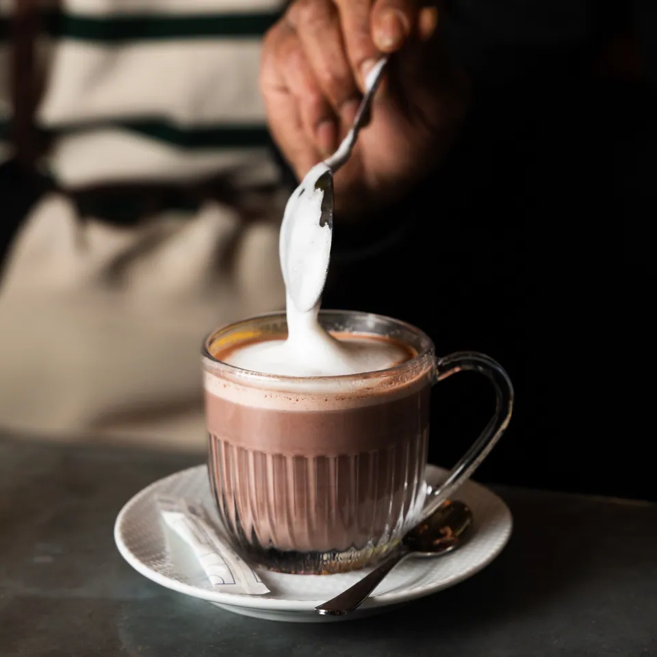 Le premier café crème